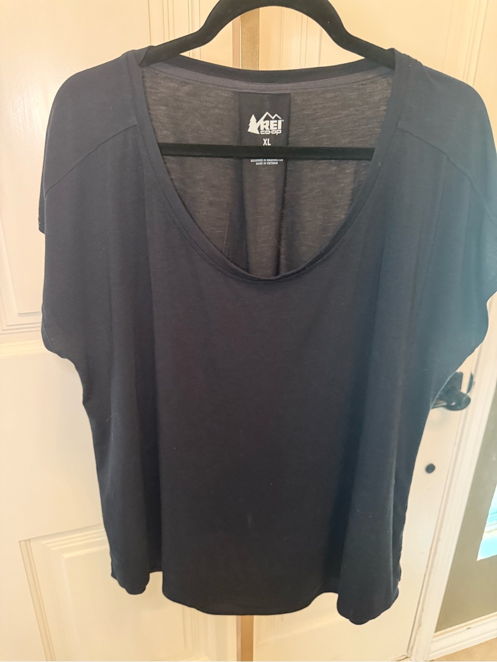 REI Black Scoop Neck Short Sleeve Tee